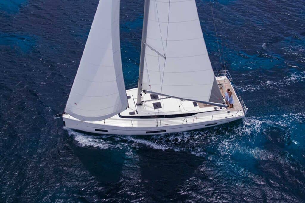 Bavaria C45 - Lateral