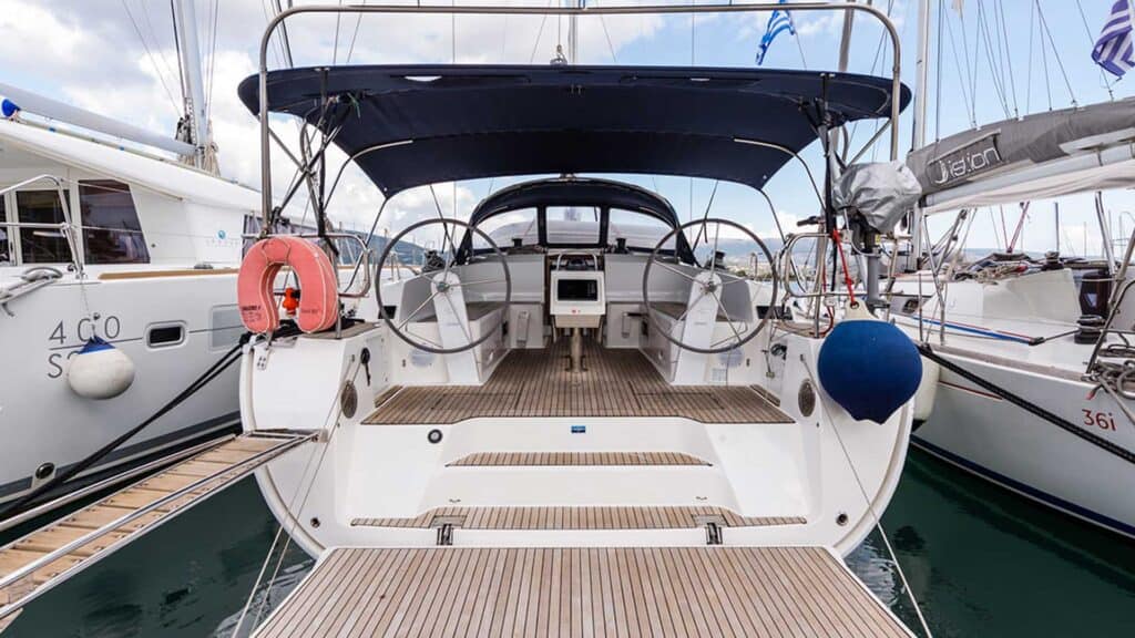 Bavaria 46 - Cockpit