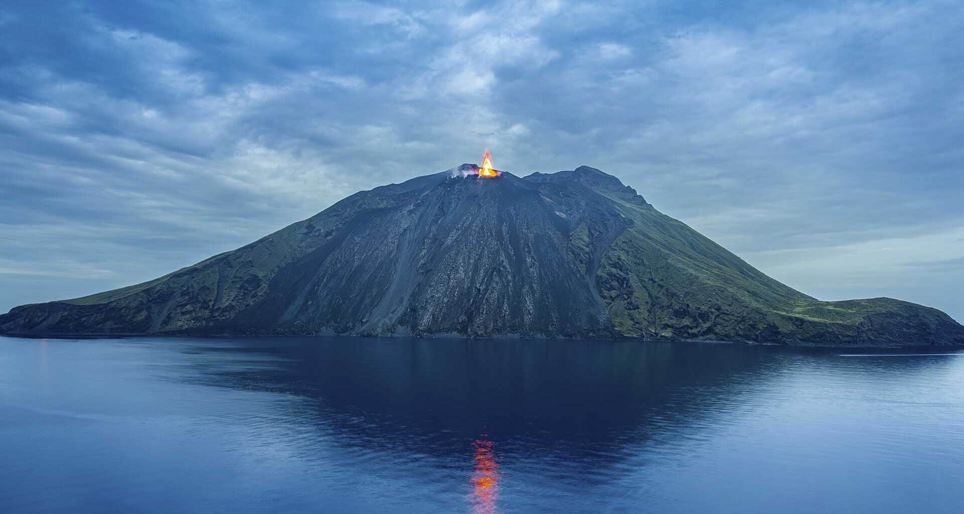 Volcano Cruise - Copertina
